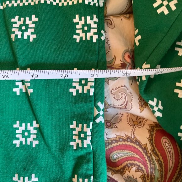 Women's DISNEY Holiday Sweatshirt Mickey Minnie XL NICE!!! - Picture 6 of 8